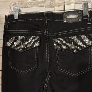Tru Luxe Flare Leg Jeans w/Black and Silver Sequin. Size 6